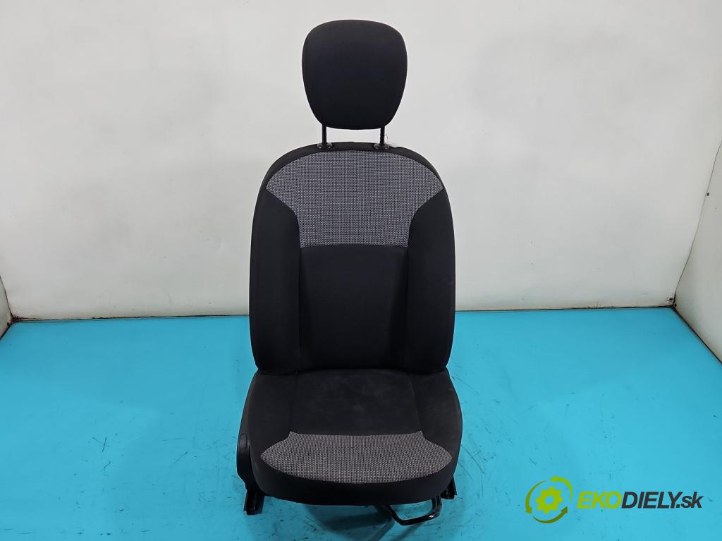 Dacia Dokker 2012- 1.3 TCE: 102 HP manual 75 kW 1332 cm3 5- Sedačka pravý  (Sedadlo)