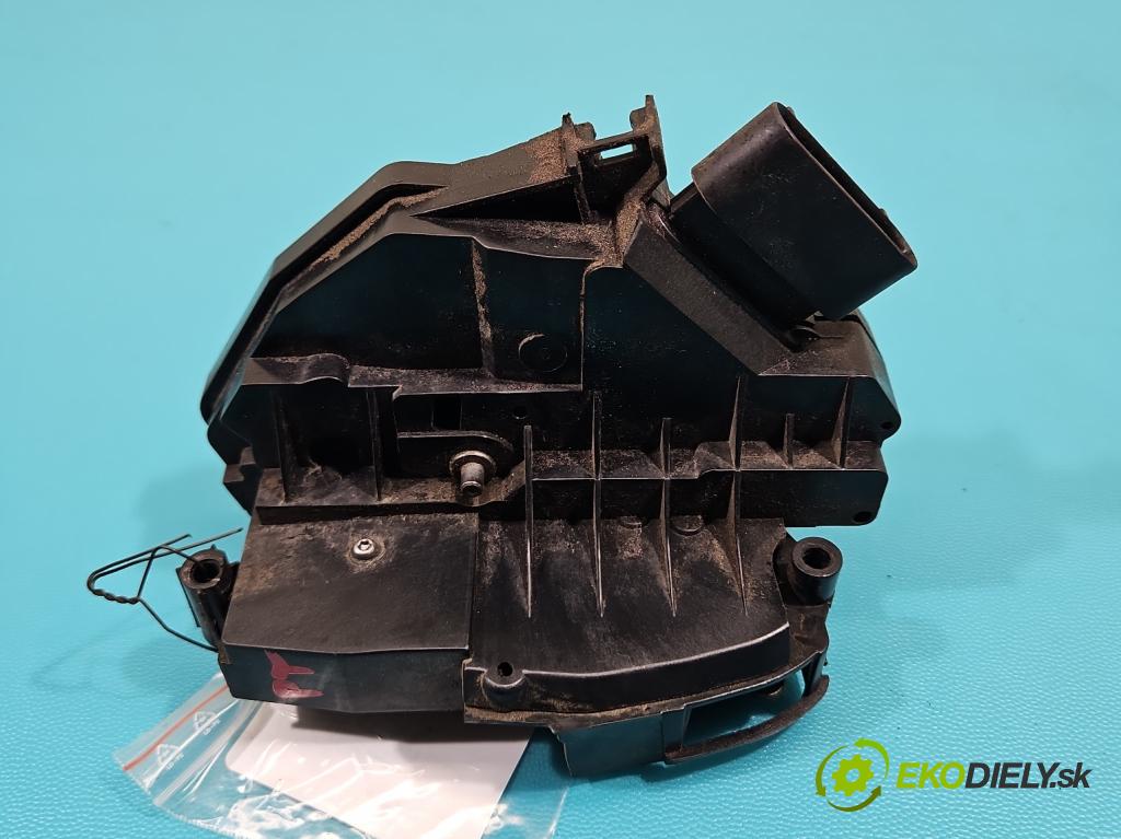 Ford Fiesta Mk7 2008-2017 1.4 TDCI 68 hp manual 50 kW 1399 cm3 5- zámek zadní pravý 8A6A-A26412-AE