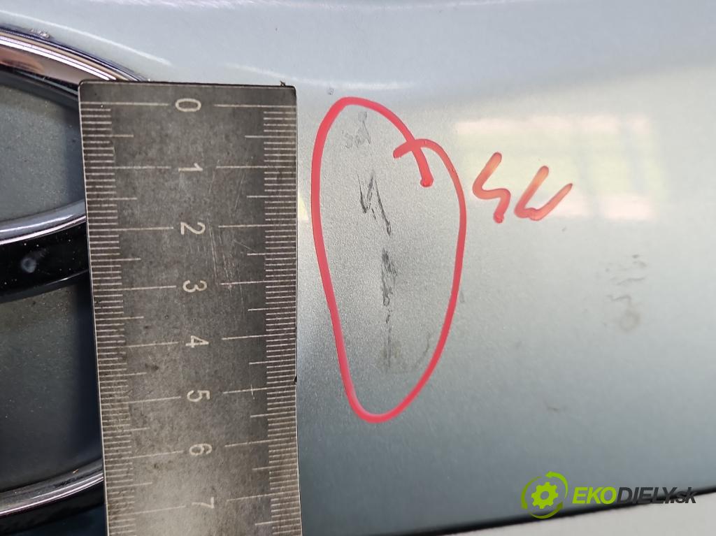 Toyota Corolla Verso II 2004-2009 2.2 D4D 177 hp manual 130 kW 2231 cm3 5- zadní kufrové dveře  (Zadní kapota (kufr))