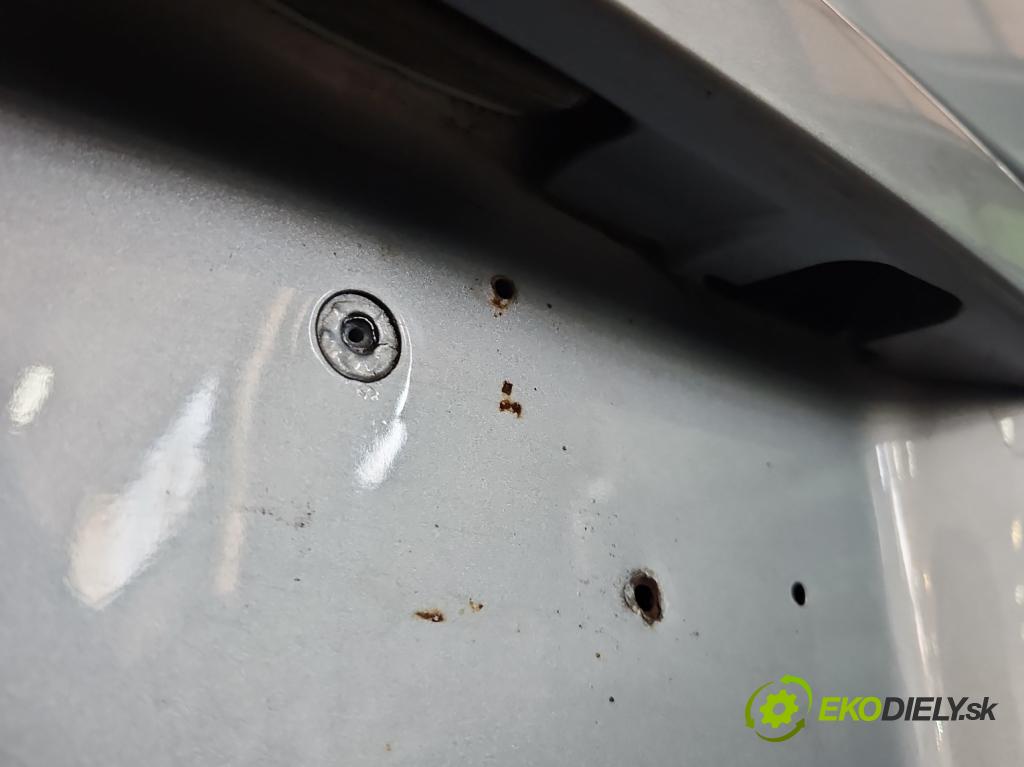 Toyota Corolla Verso II 2004-2009 2.2 D4D 177 hp manual 130 kW 2231 cm3 5- zadní kufrové dveře  (Zadní kapota (kufr))