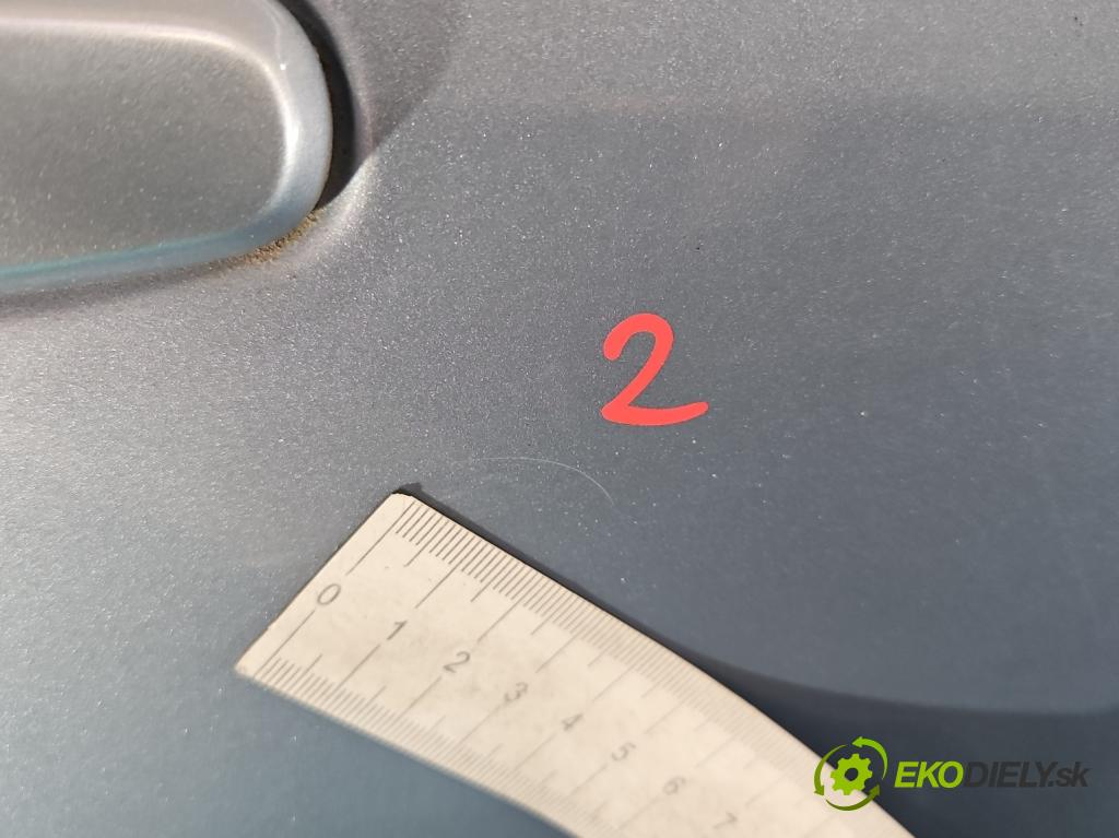 Toyota Corolla Verso II 2004-2009 2.2 D4D 177 hp manual 130 kW 2231 cm3 5- dveře zadní pravé  (Klika dveří ostatní)