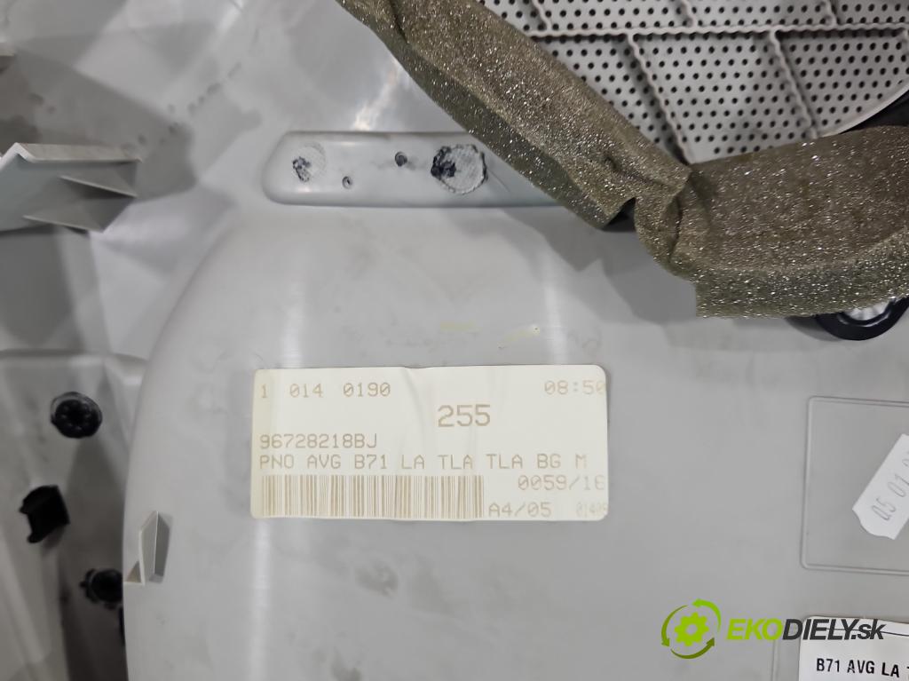 Citroen C4 II 2010-2017 2.0 hdi 150 hp manual 110 kW 1997 cm3 5- Tapacír: dveře přední levé