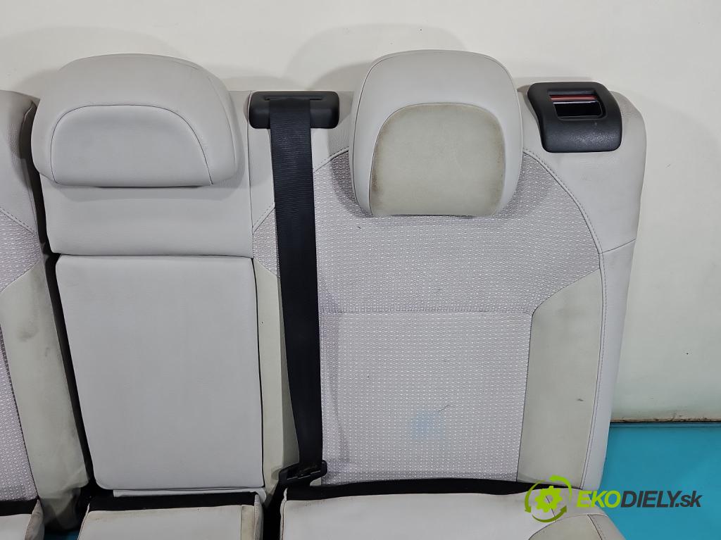 Citroen C4 II 2010-2017 2.0 hdi 150 HP manual 110 kW 1997 cm3 5- Pohovka: zadné  (Sedadlo)