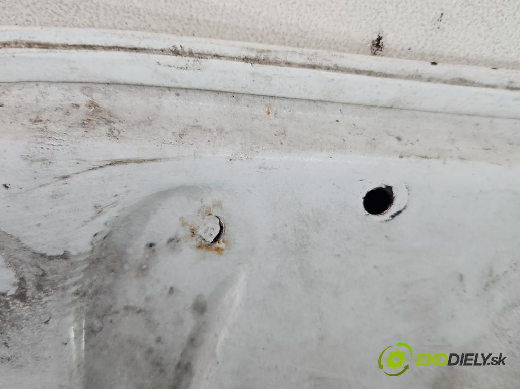 Toyota Yaris III 2011-2020 1.3 vvt-i 99 HP manual 73 kW 1329 cm3 5- kapota predná