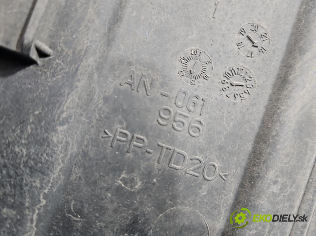 Toyota Yaris III 2011-2020 1.3 vvt-i 99 HP manual 73 kW 1329 cm3 5- Vstup: vzduchu AN-061956