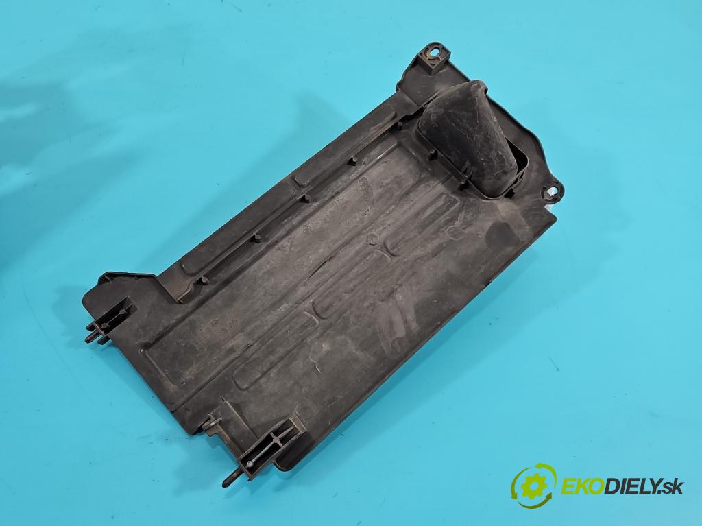 Toyota Yaris III 2011-2020 1.3 vvt-i 99 HP manual 73 kW 1329 cm3 5- Vstup: vzduchu AN-061956