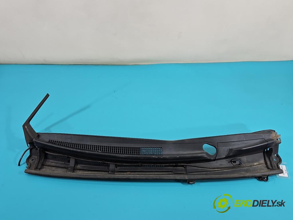 Toyota Yaris III 2011-2020 1.3 vvt-i 99 hp manual 73 kW 1329 cm3 5- torpédo 55781-0D400 (Plast pod čelním sklem)