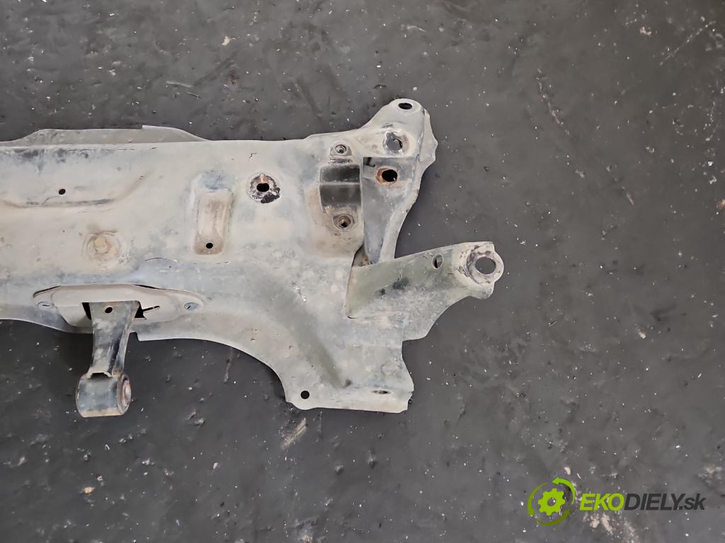 Toyota Yaris III 2011-2020 1.3 vvt-i 99 HP manual 73 kW 1329 cm3 5- výstuha motora