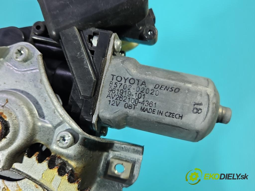 Toyota Yaris III 2011-2020 1.3 vvt-i 99 HP manual 73 kW 1329 cm3 5- mechanizmus okna predné ľavý 85702-02020