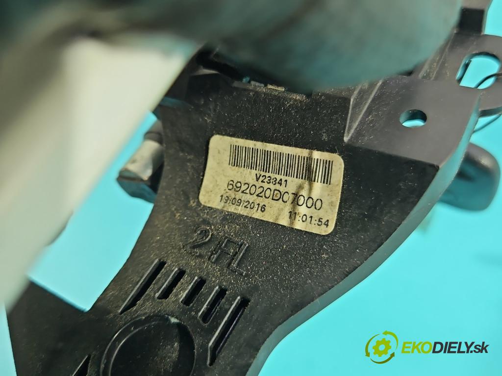 Toyota Yaris III 2011-2020 1.3 vvt-i 99 HP manual 73 kW 1329 cm3 5- rukoväť predné ľavé mimo:  (Kľučka dverí vonkajšia predná ľavá)