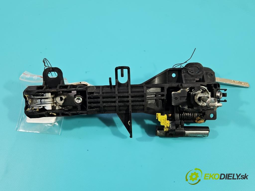 Toyota Yaris III 2011-2020 1.3 vvt-i 99 HP manual 73 kW 1329 cm3 5- rukoväť predné ľavé mimo:  (Kľučka dverí vonkajšia predná ľavá)