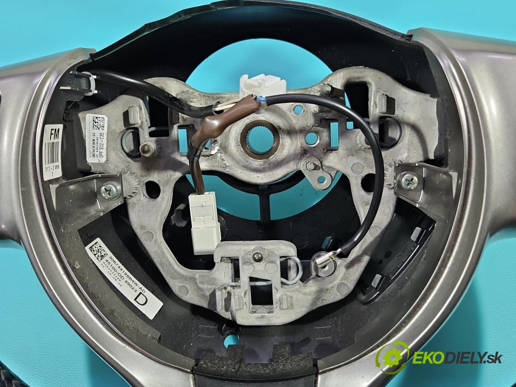 Toyota Yaris III 2011-2020 1.3 vvt-i 99 hp manual 73 kW 1329 cm3 5- volant  (Volant)
