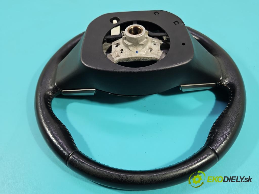 Toyota Yaris III 2011-2020 1.3 vvt-i 99 hp manual 73 kW 1329 cm3 5- volant  (Volant)
