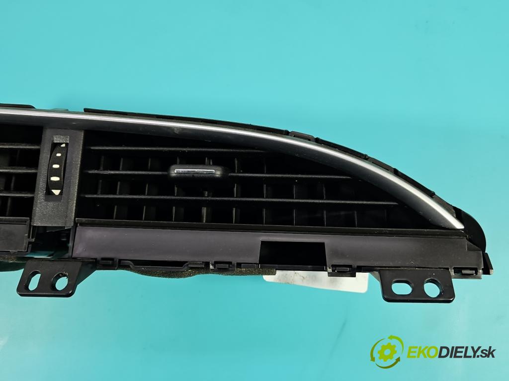 Toyota Yaris III 2011-2020 1.3 vvt-i 99 HP manual 73 kW 1329 cm3 5- Mřížka: kúrenia stredová 55670-0D240 (Mriežka kúrenia (fukár))