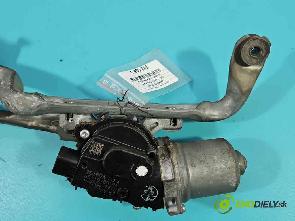 Toyota Yaris III 2011-2020 1.3 vvt-i 99 hp manual 73 kW 1329 cm3 5- motor stěračů přední 159300-7710