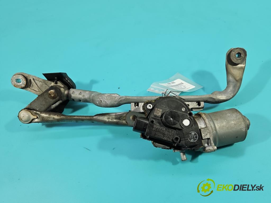 Toyota Yaris III 2011-2020 1.3 vvt-i 99 hp manual 73 kW 1329 cm3 5- motor stěračů přední 159300-7710