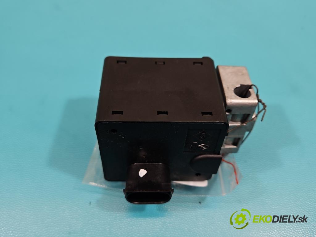 Renault Megane II 2003-2008 1.6 16v 113 HP manual 83 kW 1598 cm3 3- Blokáda: řízení: 8200468515 (Riadenie ostatné)