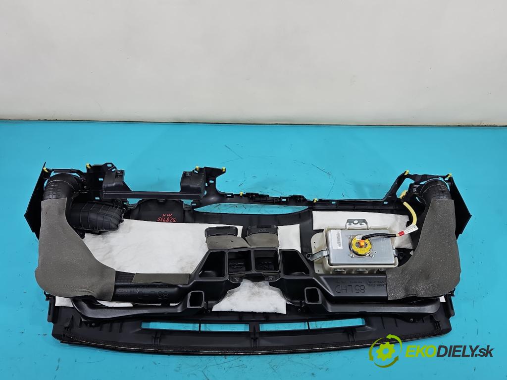 Toyota Yaris III 2011-2020 1.3 vvt-i 99 hp manual 73 kW 1329 cm3 5- kokpit,přistrojova deska