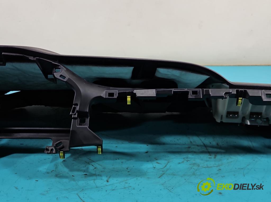 Toyota Yaris III 2011-2020 1.3 vvt-i 99 hp manual 73 kW 1329 cm3 5- kokpit,přistrojova deska