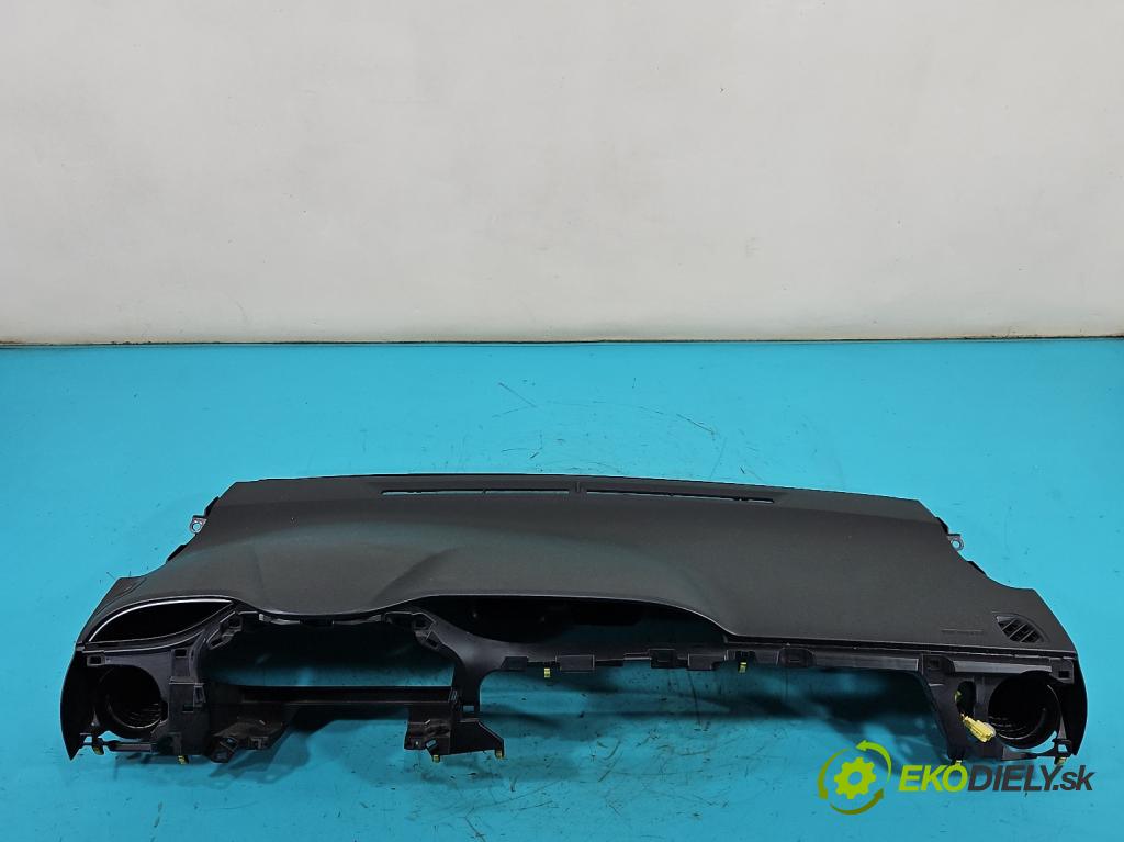 Toyota Yaris III 2011-2020 1.3 vvt-i 99 hp manual 73 kW 1329 cm3 5- kokpit,přistrojova deska 