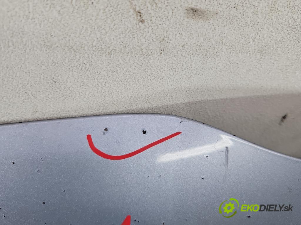 Toyota Corolla Verso II 2004-2009 2.2 D4D 177 HP manual 130 kW 2231 cm3 5- kapota predná