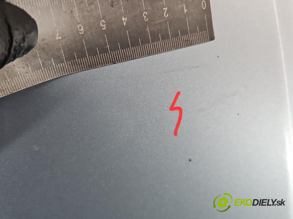 Toyota Corolla Verso II 2004-2009 2.2 D4D 177 HP manual 130 kW 2231 cm3 5- kapota predná