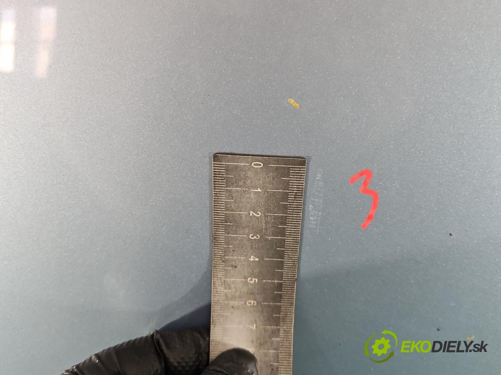 Toyota Corolla Verso II 2004-2009 2.2 D4D 177 HP manual 130 kW 2231 cm3 5- kapota predná