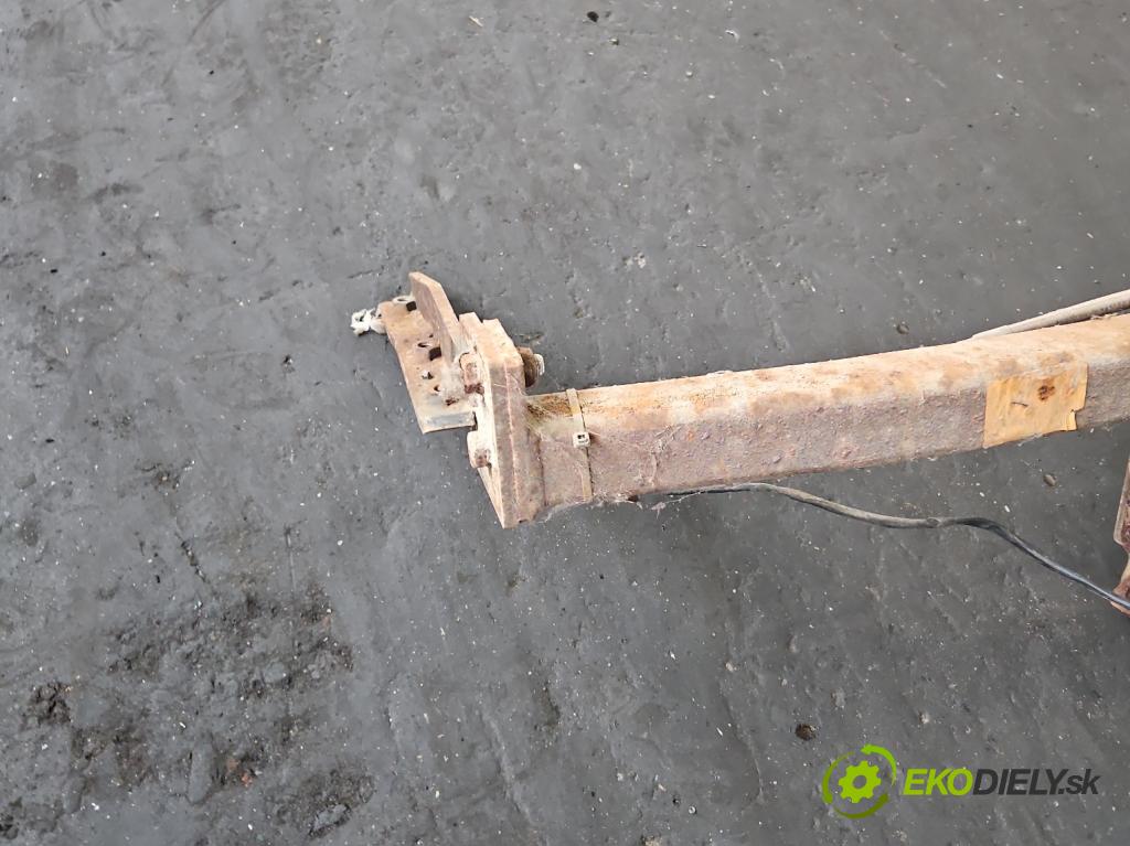 Toyota Corolla Verso II 2004-2009 2.2 D4D 177 hp manual 130 kW 2231 cm3 5- oko tažné  (Tažné zařízení)