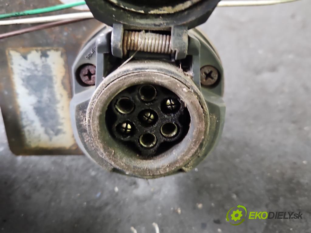 Toyota Corolla Verso II 2004-2009 2.2 D4D 177 hp manual 130 kW 2231 cm3 5- oko tažné  (Tažné zařízení)