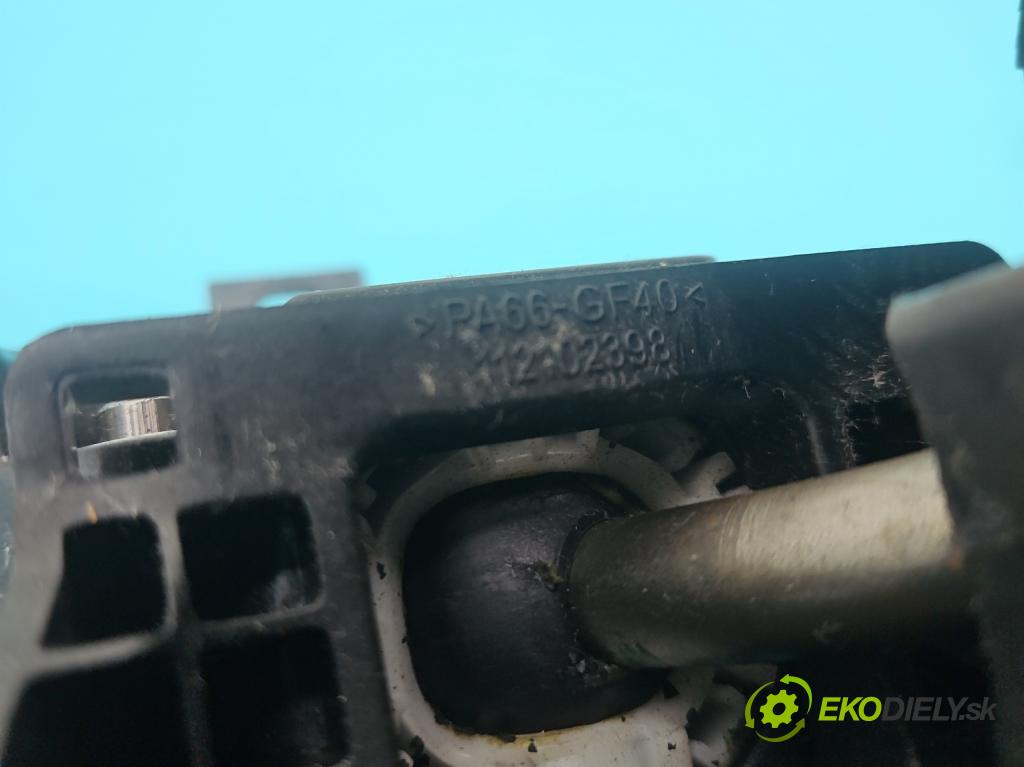 Toyota Yaris III 2011-2020 1.3 vvt-i 99 HP manual 73 kW 1329 cm3 5- Páka: Změny: stupeň,rýchlosť  (Rýchlostná páka (kulisa))