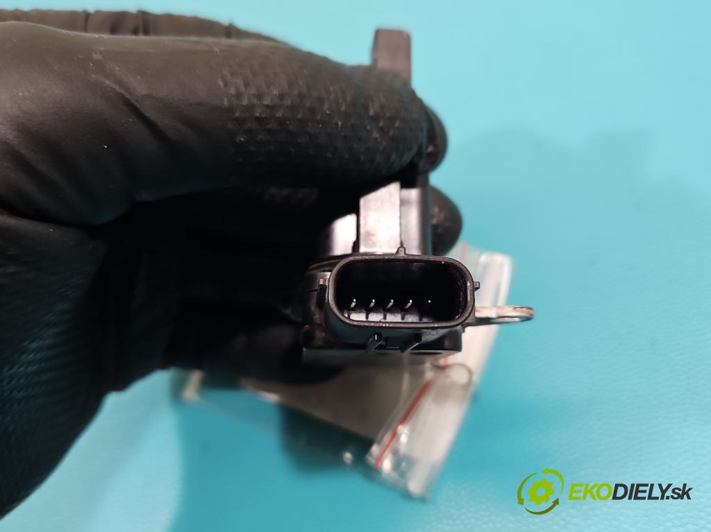 Toyota Yaris III 2011-2020 1.3 vvt-i 99 HP manual 73 kW 1329 cm3 5- průtokoměr: 22204-0V020 (Váha vzduchu)