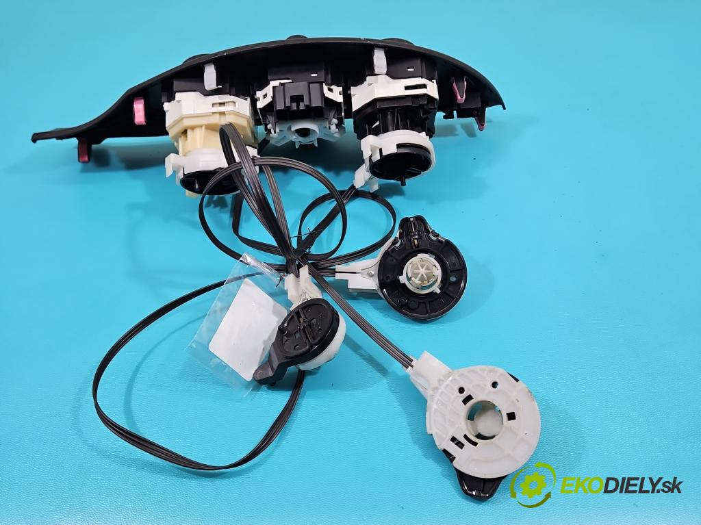 Toyota Yaris III 2011-2020 1.3 vvt-i 99 HP manual 73 kW 1329 cm3 5- panel kúrenia 55406-0D390