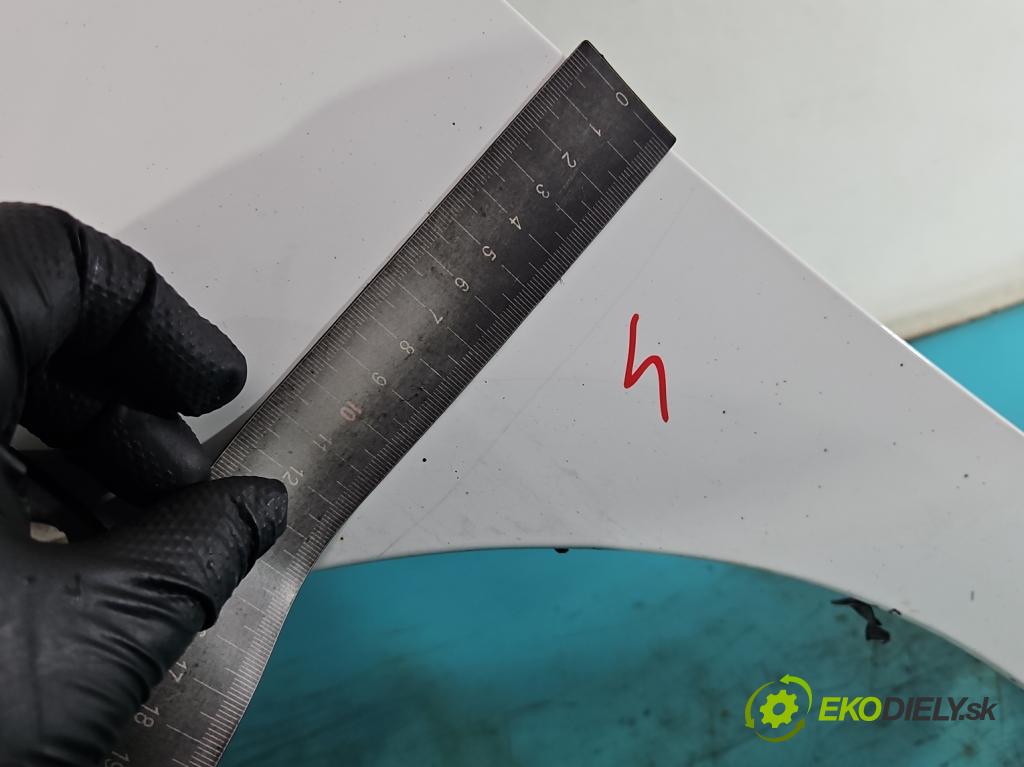 Toyota Yaris III 2011-2020 1.3 vvt-i 99 hp manual 73 kW 1329 cm3 5- blatnik přední levý  (Levý přední blatník)