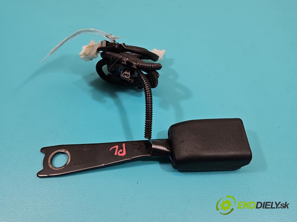 Toyota Yaris III 2011-2020 1.3 vvt-i 99 HP manual 73 kW 1329 cm3 5- pas bezpečnosť: predné ľavý