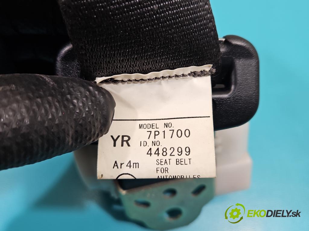 Toyota Yaris III 2011-2020 1.3 vvt-i 99 hp manual 73 kW 1329 cm3 5- stěna bezpečnost zadní pravý H078811