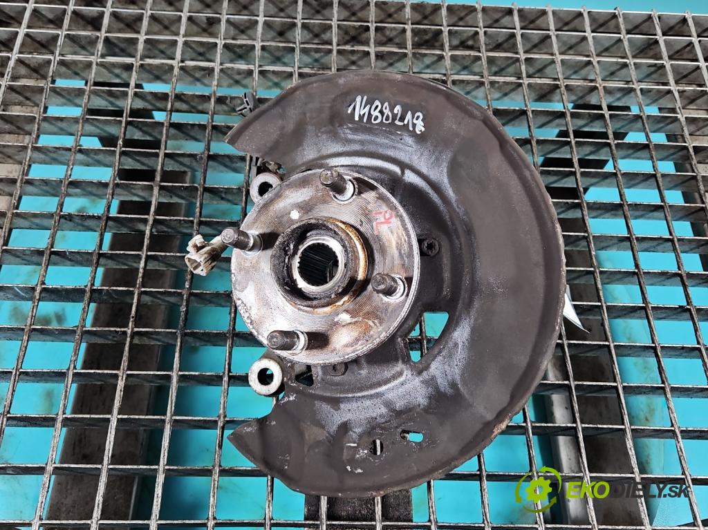 Toyota Yaris III 2011-2020 1.3 vvt-i 99 hp manual 73 kW 1329 cm3 5- náboj levé  (Náboj kola)