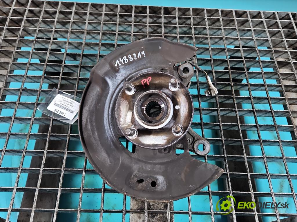 Toyota Yaris III 2011-2020 1.3 vvt-i 99 hp manual 73 kW 1329 cm3 5- náboj pravé  (Náboj kola)