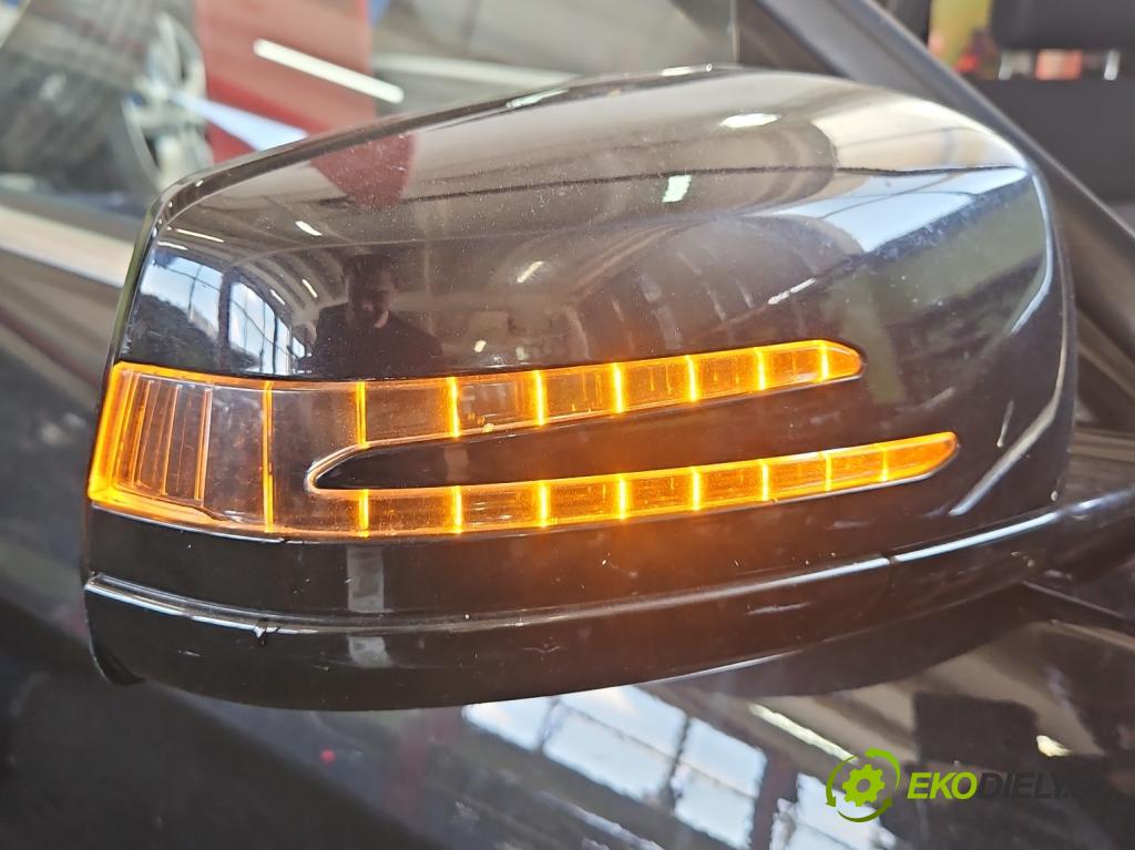 Mercedes E W212 2009-2016 2.2 cdi 136hp automatic 100 kW 2143 cm3 5- zpětné zrcátko pravé  (Klika dveří ostatní)