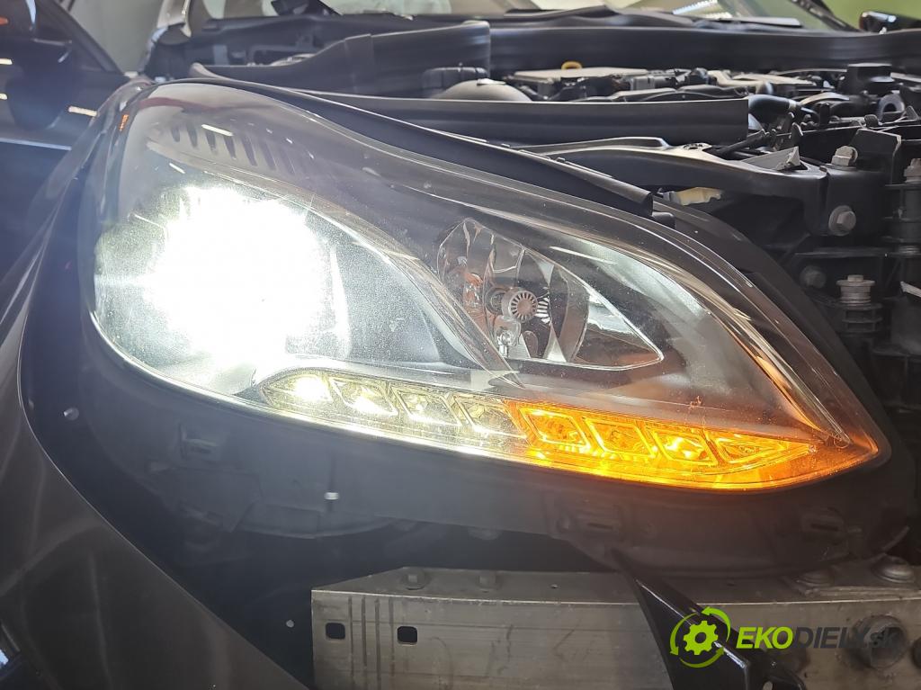 Mercedes E W212 2009-2016 2.2 cdi 136 HP automatic 100 kW 2143 cm3 5- Reflektor: pravý A2128205039KZ (Svetlo predné pravé)