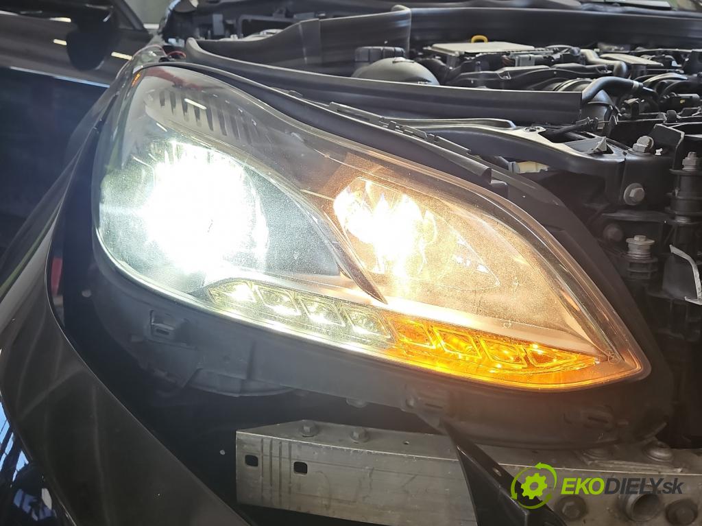 Mercedes E W212 2009-2016 2.2 cdi 136 HP automatic 100 kW 2143 cm3 5- Reflektor: pravý A2128205039KZ (Svetlo predné pravé)