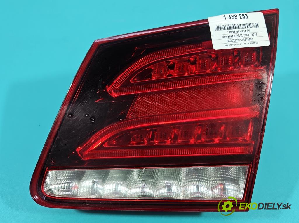 Mercedes E W212 2009-2016 2.2 cdi 651925 136 HP automatic 100 kW 2143 cm3 5- svetlo / reflektor zadné pravé A2129062203 (Kľučka dverí ostatné)