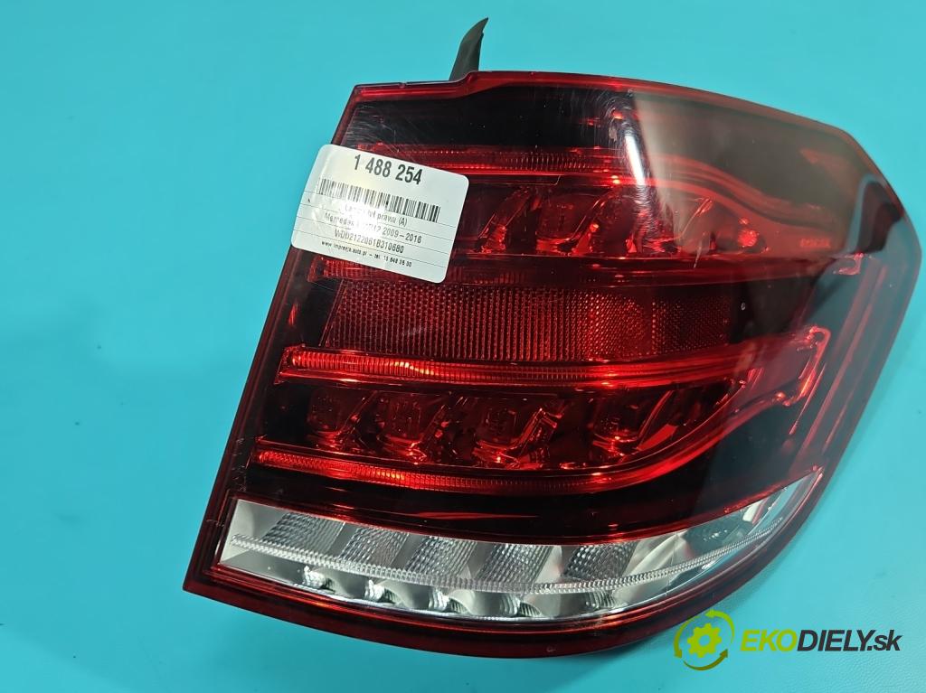 Mercedes E W212 2009-2016 2.2 cdi 136 HP automatic 100 kW 2143 cm3 5- svetlo / reflektor zadné pravé A2129061803 (Kľučka dverí ostatné)