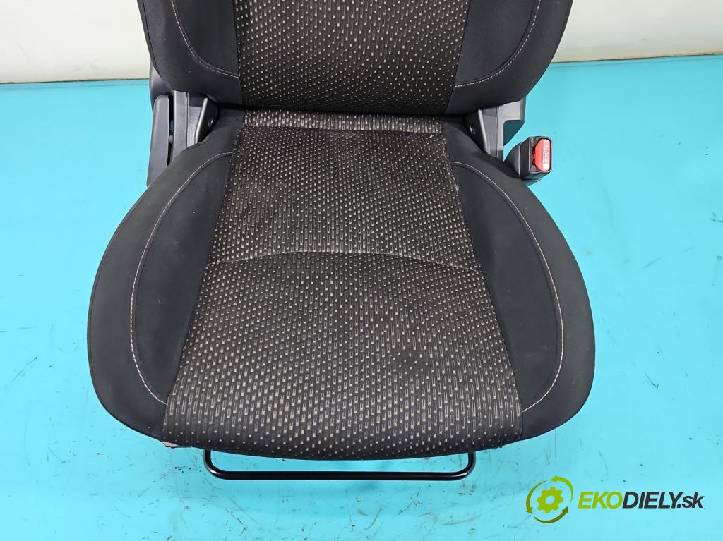 Mitsubishi ASX 2010-2021 1.6 16v 117 HP manual 86 kW 1590 cm3 5- Sedačka pravý  (Sedadlo)