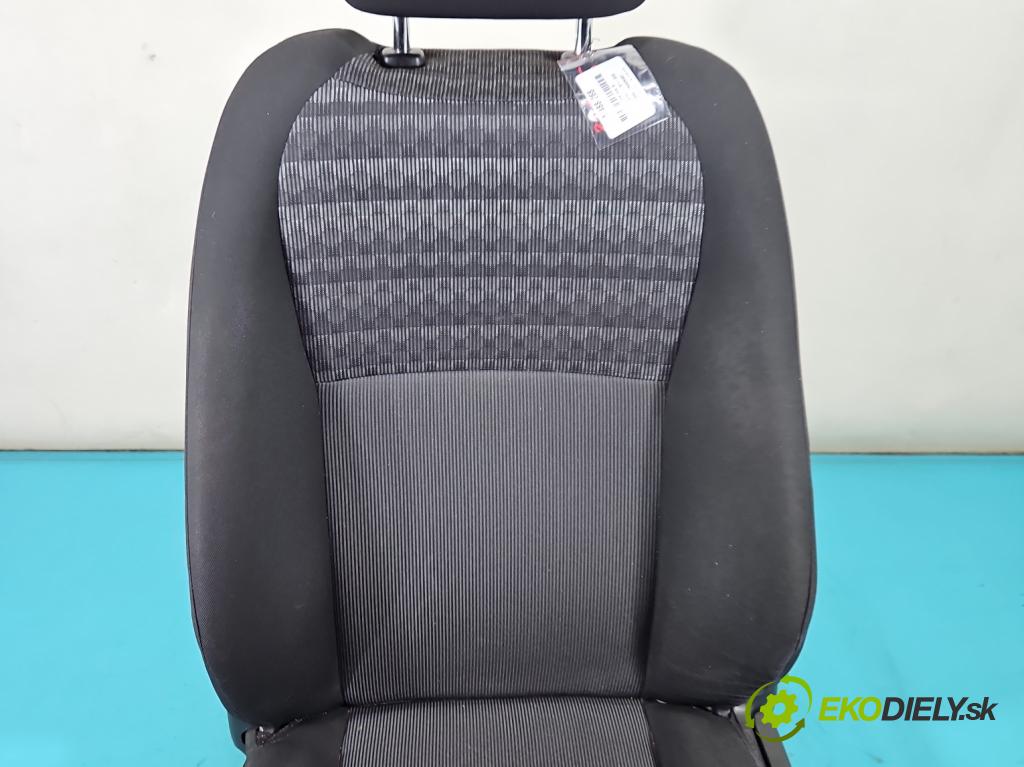 Toyota Yaris III 2011-2020 1.3 vvt-i 99 HP manual 73 kW 1329 cm3 5- Sedačka ľavý  (Sedadlo)