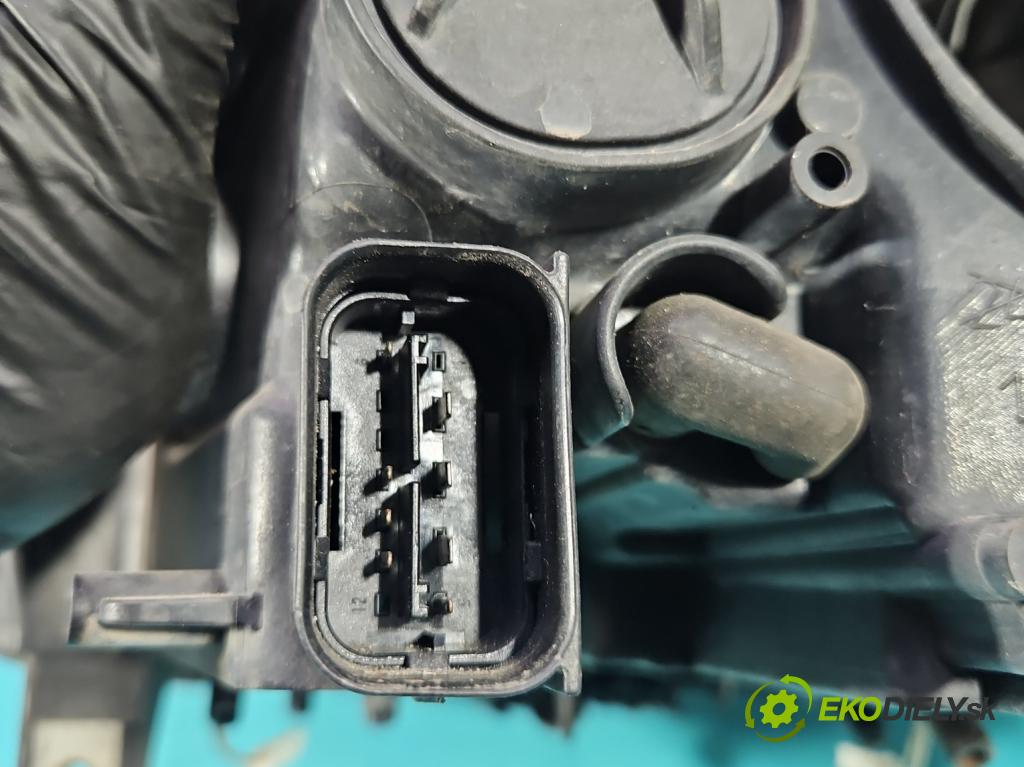 Bmw 5 F10 2010-2017 2.0 T 245KM automatic 180 kW 1997 cm3 4- Reflektor: pravý 7203252 (Svetlo predné pravé)