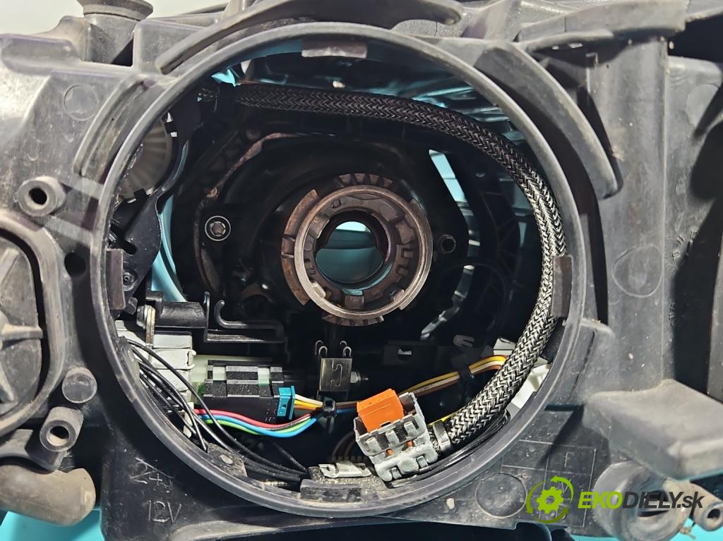 Bmw 5 F10 2010-2017 2.0 T 245KM automatic 180 kW 1997 cm3 4- Reflektor: pravý 7203252 (Svetlo predné pravé)