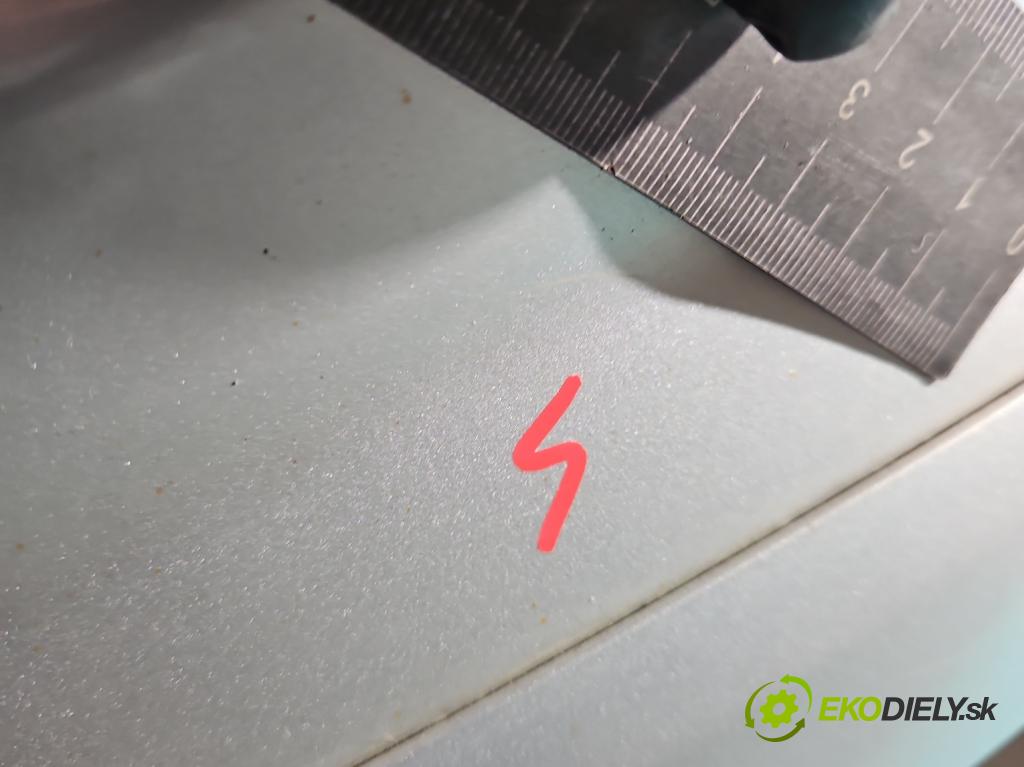 Ford Focus Mk2 2004-2011 1.6 16v 101 hp manual 74 kW 1596 cm3 3- zadní kufrové dveře  (Zadní kapota (kufr))