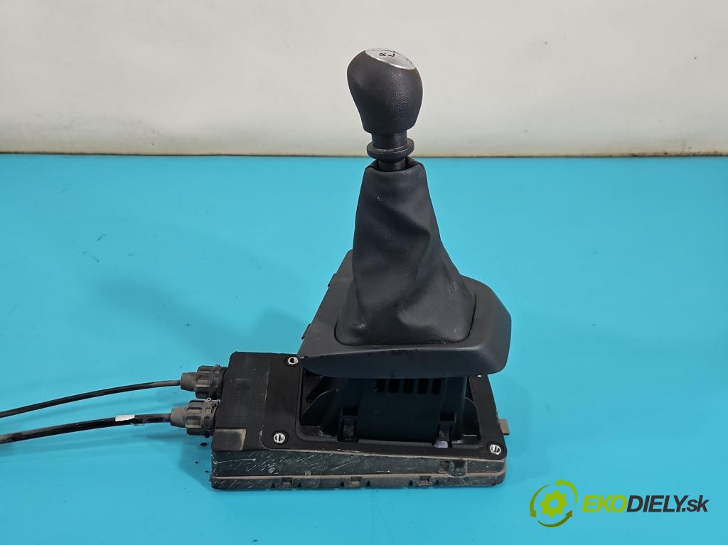 Dacia Dokker 2012- 1.3 TCE: 102 HP manual 75 kW 1332 cm3 5- Páka: Změny: stupeň,rýchlosť  (Rýchlostná páka (kulisa))