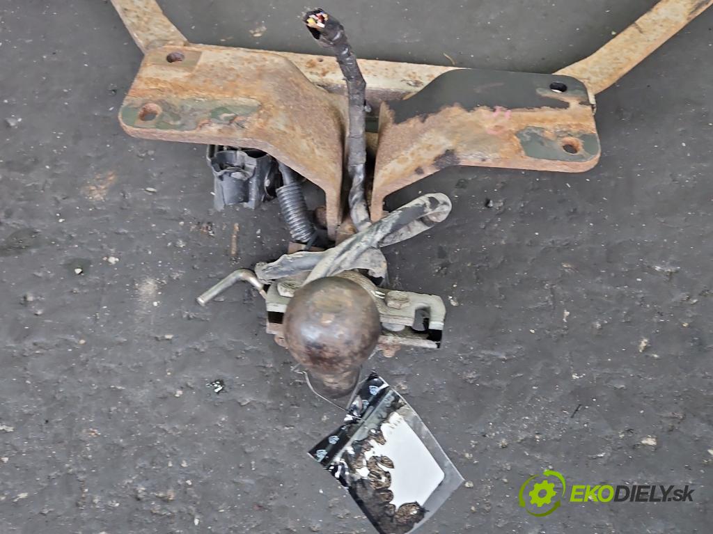 Volvo V50 2.0d 136hp manual 100 kW 1997 cm3 5- oko tažné  (Tažné zařízení)