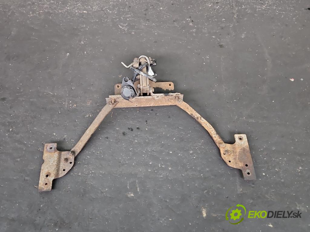 Volvo V50 2.0d 136hp manual 100 kW 1997 cm3 5- oko tažné  (Tažné zařízení)